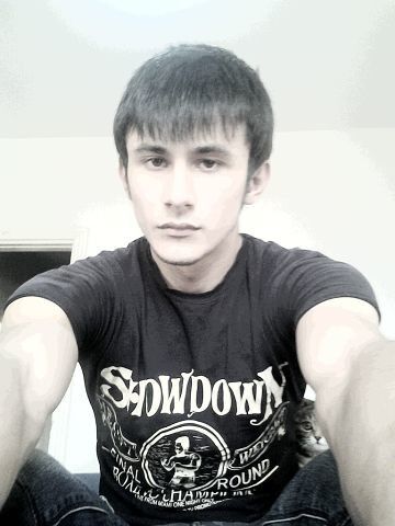  ,   Eddi, 32 ,   