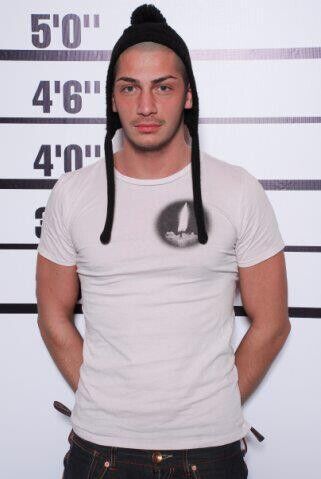  20642834  Artem, 31 ,    