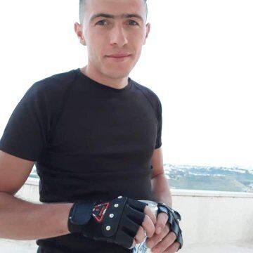  27047354  Victor, 31 ,    Azor