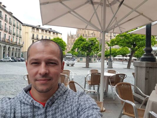  ,   Vitalii, 44 ,   ,   , c 