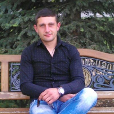  ,   David, 39 ,   