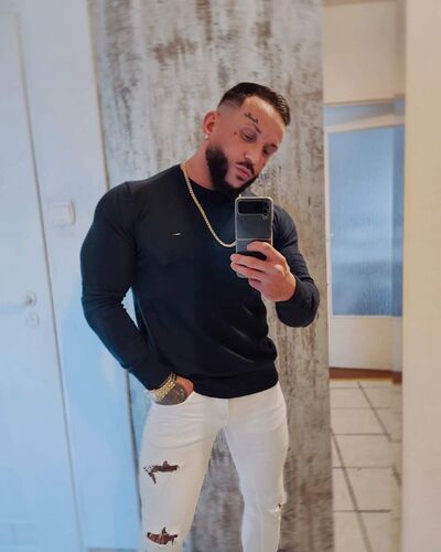  Bielany Wroclawskie,   Jarek, 32 ,   ,   