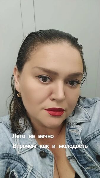  ,   Woman, 44 ,     , c 