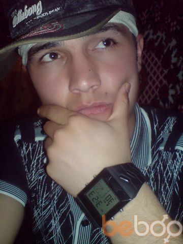  ,   Maxim, 32 ,   ,   , c 