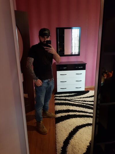 ,   Tattoo, 32 ,   ,   , c 