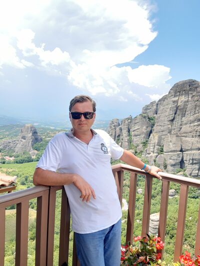  ,   Valentin, 51 ,  