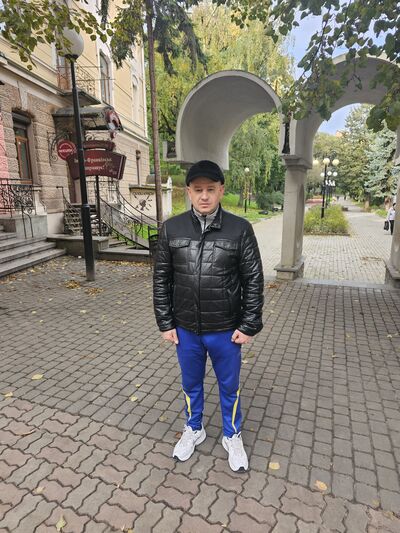  -,   Vitalii, 40 ,   ,   , 