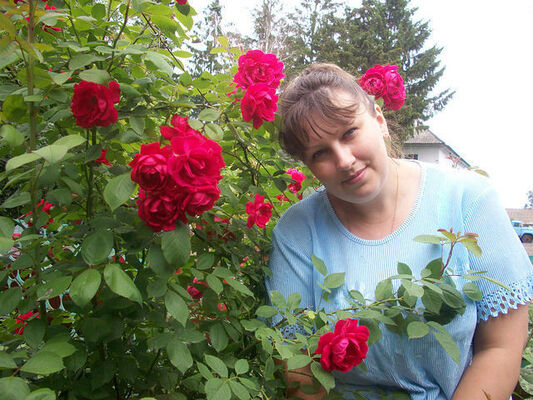  ,   Elena, 44 ,  