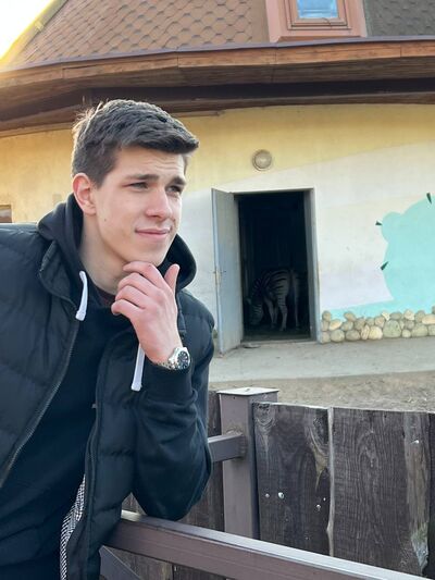  ,   Ilya, 21 ,   ,   
