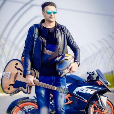  Edmundston,   Happy, 34 ,   ,   , c 