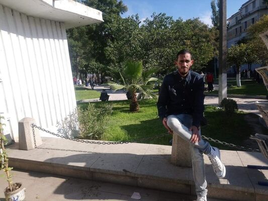  Ra's al Khaymah,   Houcine, 40 ,   ,   , c 