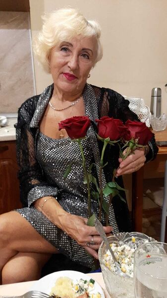  ,   Nina, 64 ,   c , 