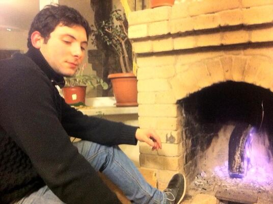  ,   Roland, 32 ,   