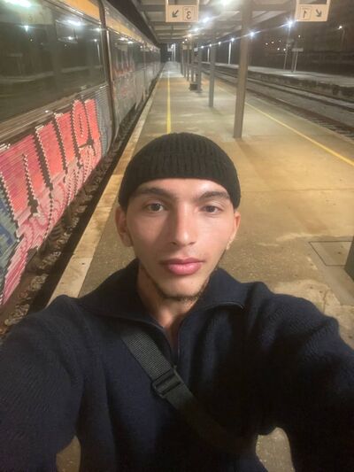  ,   Ali, 22 ,   ,   