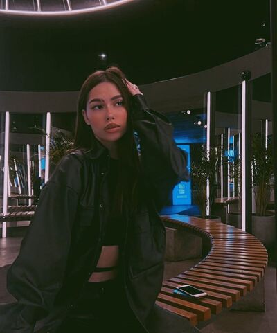  ,   Crisstyy, 26 ,   ,   