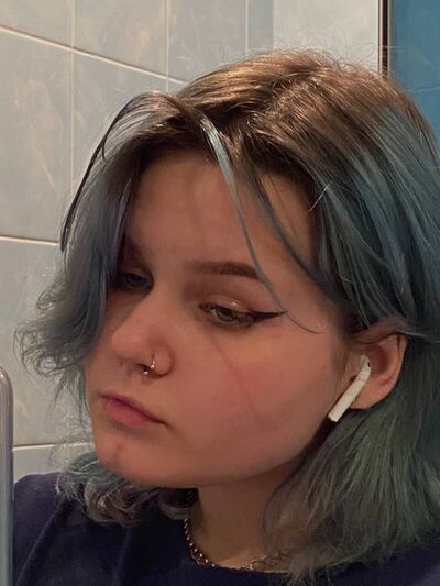  ,   Alice, 22 ,     , c , 