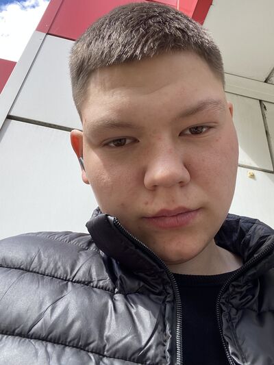  ,   Aleksei, 22 ,   c 