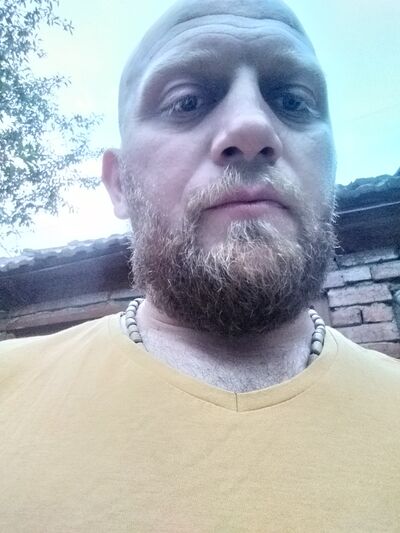  ,   Goga, 34 ,   ,   