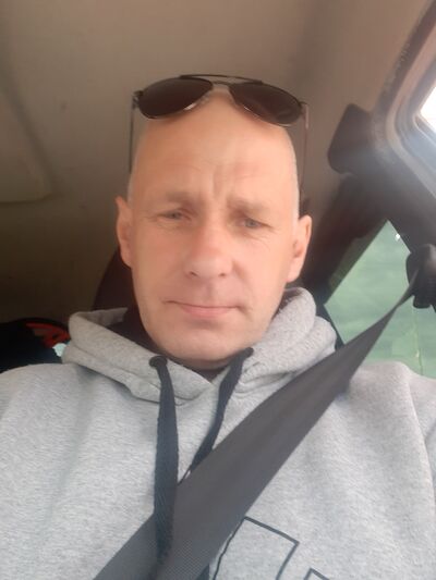  ,   Stas, 44 ,   ,   