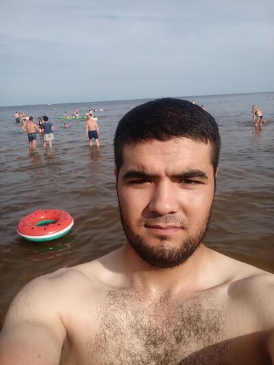  ,   Emir, 28 ,   ,   
