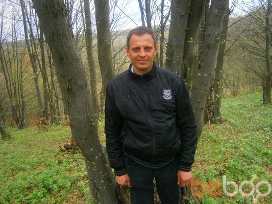  2025004  Aleksandr, 52 ,    