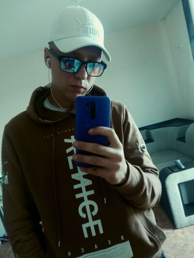  ,   Artyom, 26 ,   ,   