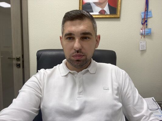  ,   Alex, 39 ,   ,   