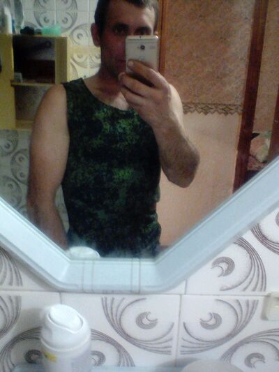  ,   Alex, 42 ,   