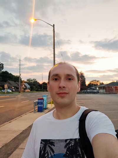  ,   Yevhen, 30 ,     , c 