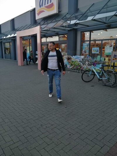  Tessin,   , 44 ,   ,   