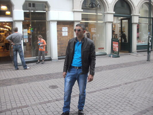  ,   Arman, 40 ,   