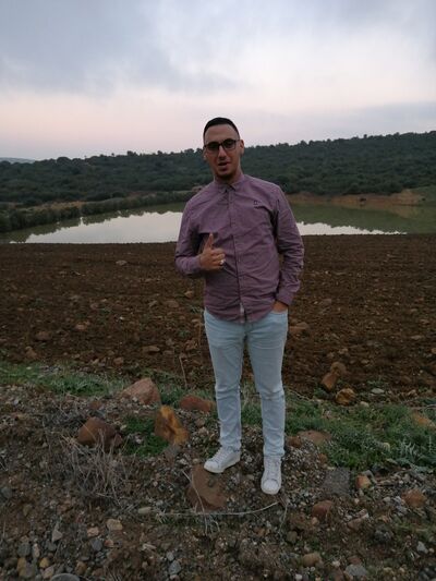  ,   Nanou, 43 ,   ,   , c 