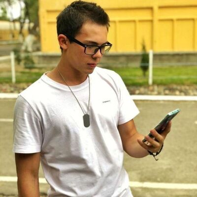  ,   Komil, 35 ,  