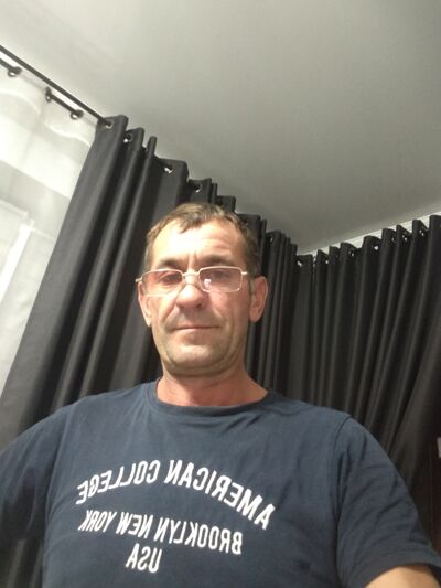  ,   Anatoli, 44 ,   c 