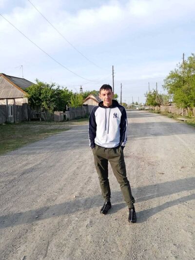  ,   Rinat, 35 ,  