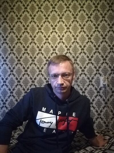  ,   Ruslan, 44 ,   ,   , c 