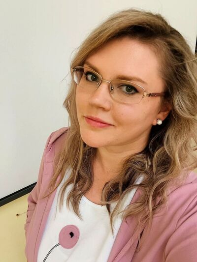 ,   Anna, 34 ,   