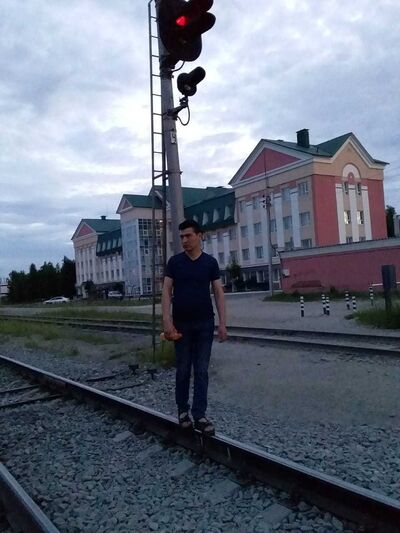  ,   Aliy, 32 ,   ,   , c 