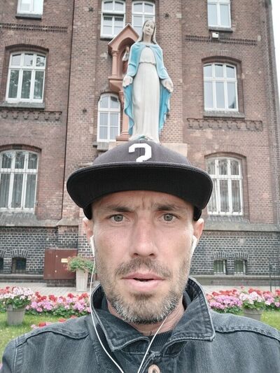  ,   Kasper, 48 ,   ,   , c 
