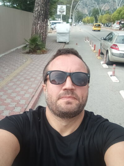  ,   Emir, 32 ,   ,   