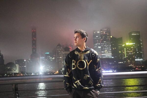  ,   Victor, 28 ,   ,   