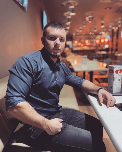  ,   Stanislav, 36 ,   c 