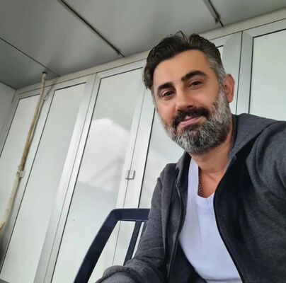  ,   Ufuk, 42 ,   ,   