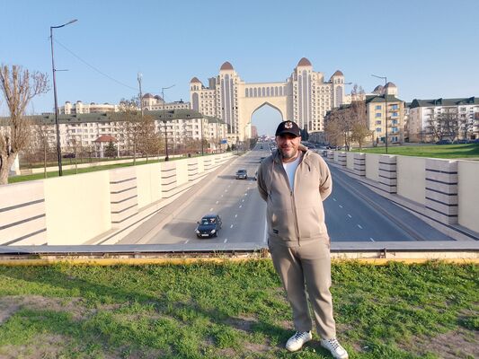  ,   Niko, 48 ,   ,   
