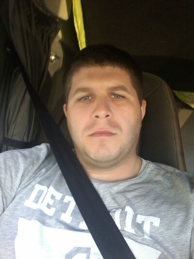  ,   Nik, 38 ,   