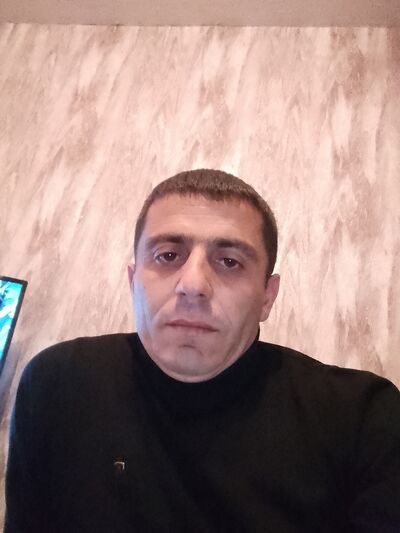  ,   Levon, 27 ,   ,   , c , 