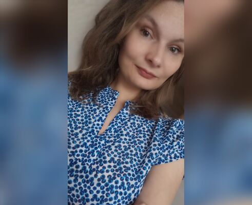  ,   Nina, 28 ,  