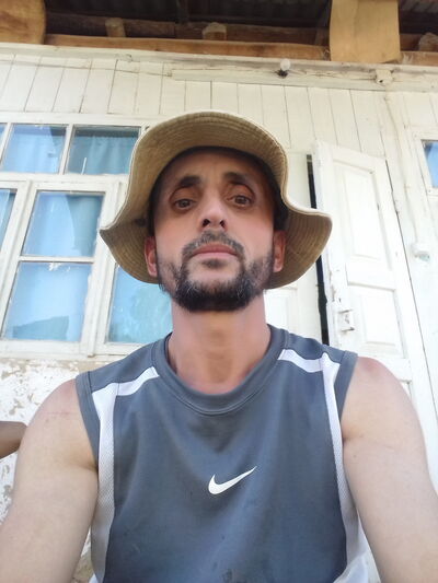  ,   Hassan, 44 ,   ,   