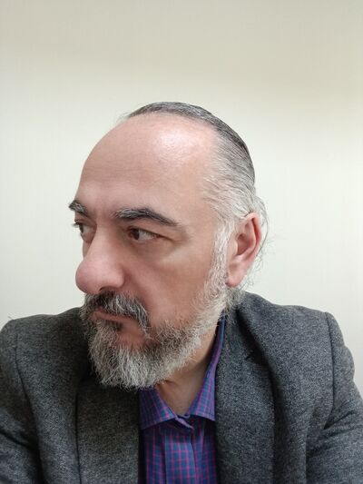  ,   Nikoloz, 47 ,   c 