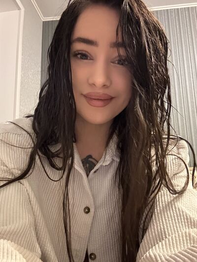  ,   Anna, 25 ,   c , 